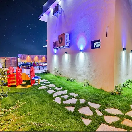 Antalya Kas Kalkan Kinik 8 Kisilik Kiralik فيلة
